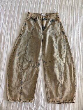 High Rise UltraSoft Horseshoe Jeans